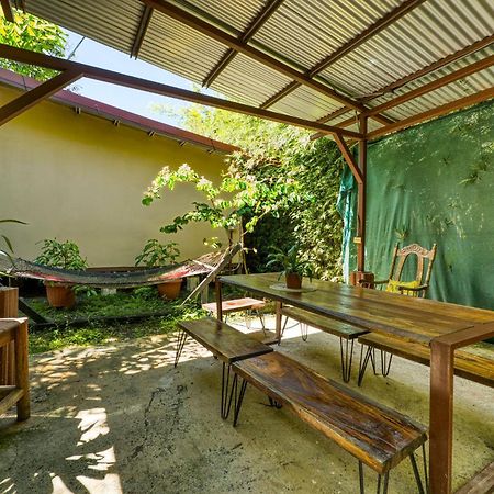 Bamboo River House And Hotel Dominical Buitenkant foto