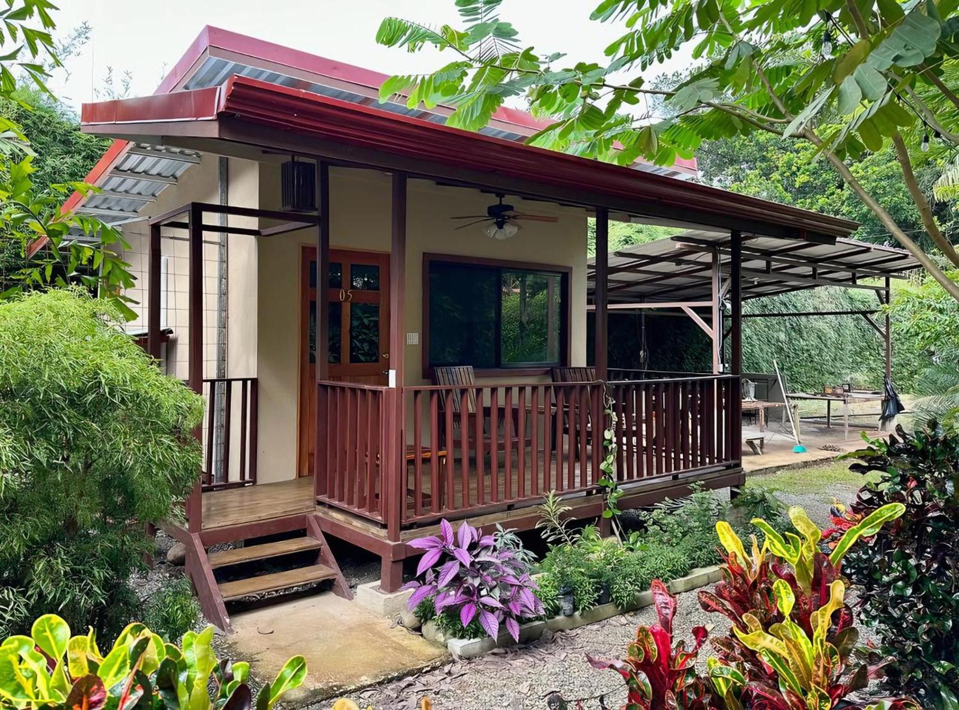 Bamboo River House And Hotel Dominical Buitenkant foto