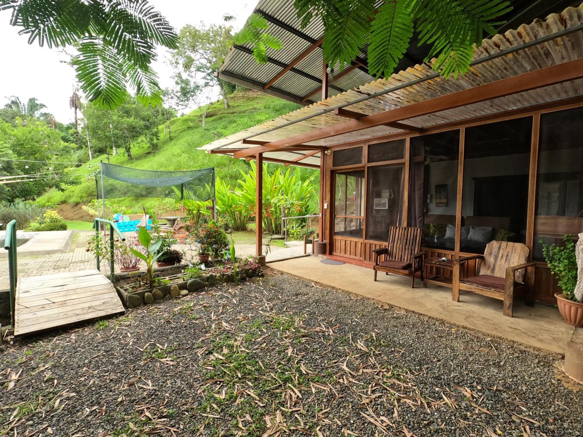 Bamboo River House And Hotel Dominical Buitenkant foto