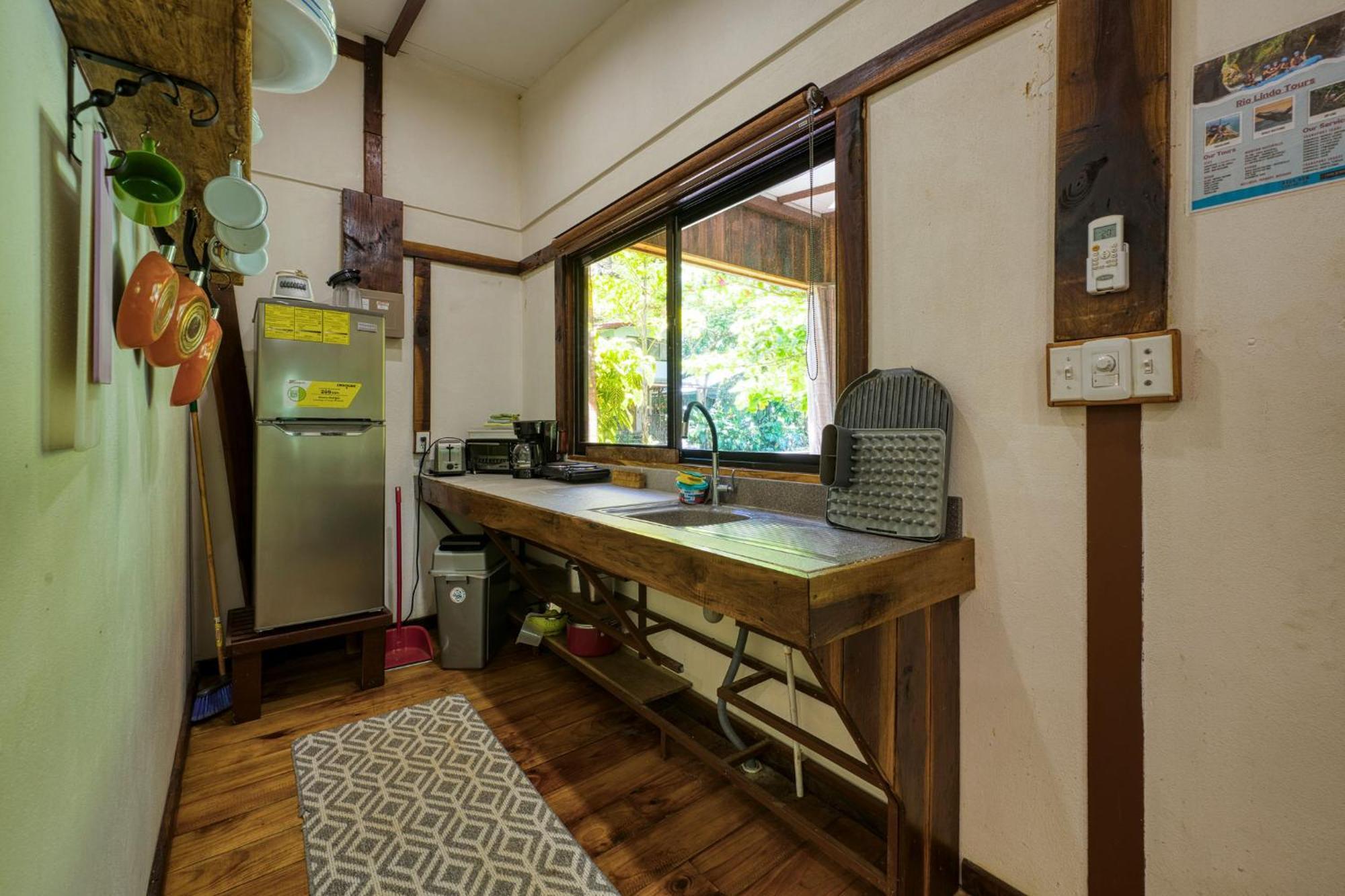 Bamboo River House And Hotel Dominical Buitenkant foto