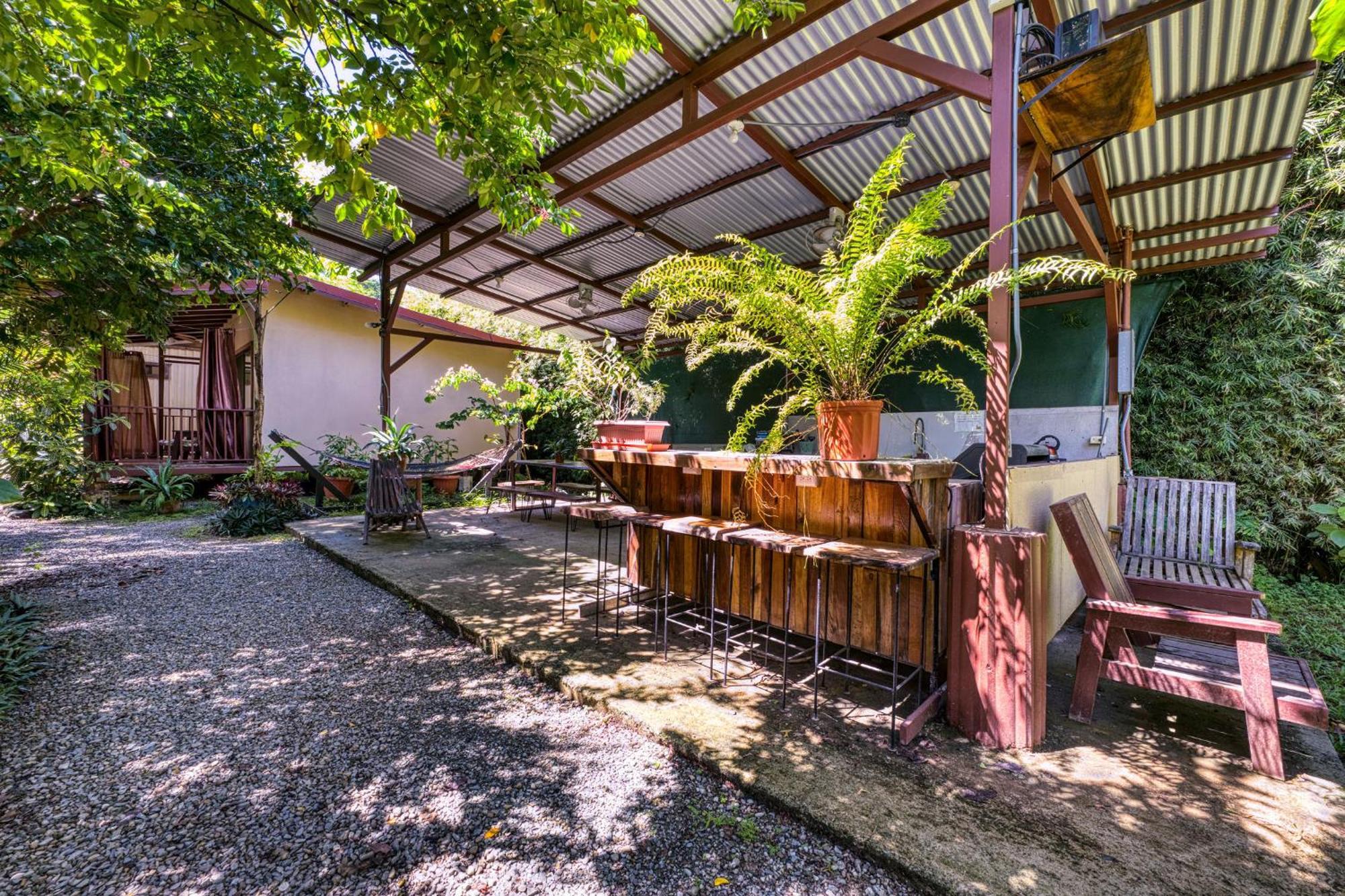 Bamboo River House And Hotel Dominical Buitenkant foto