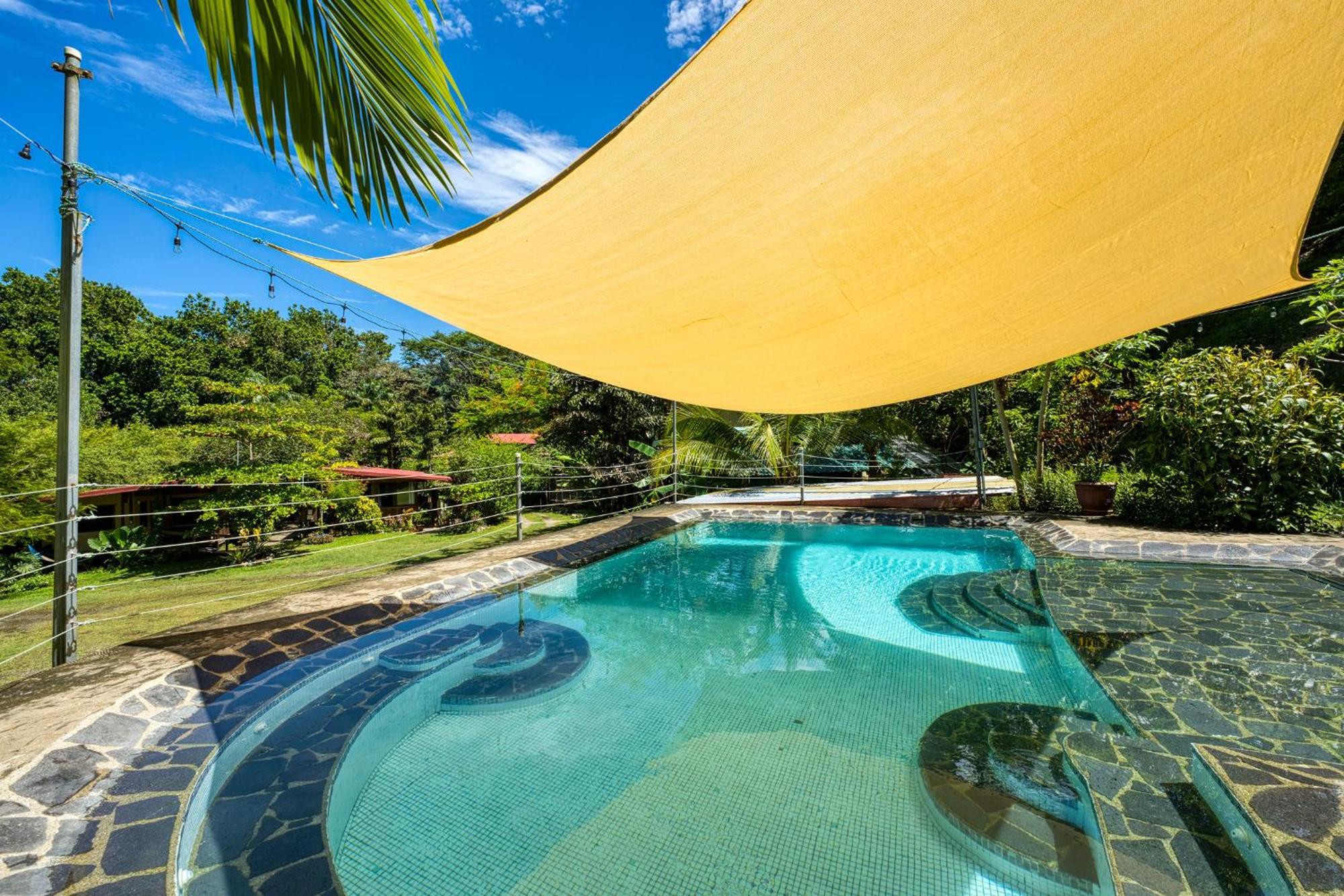 Bamboo River House And Hotel Dominical Buitenkant foto