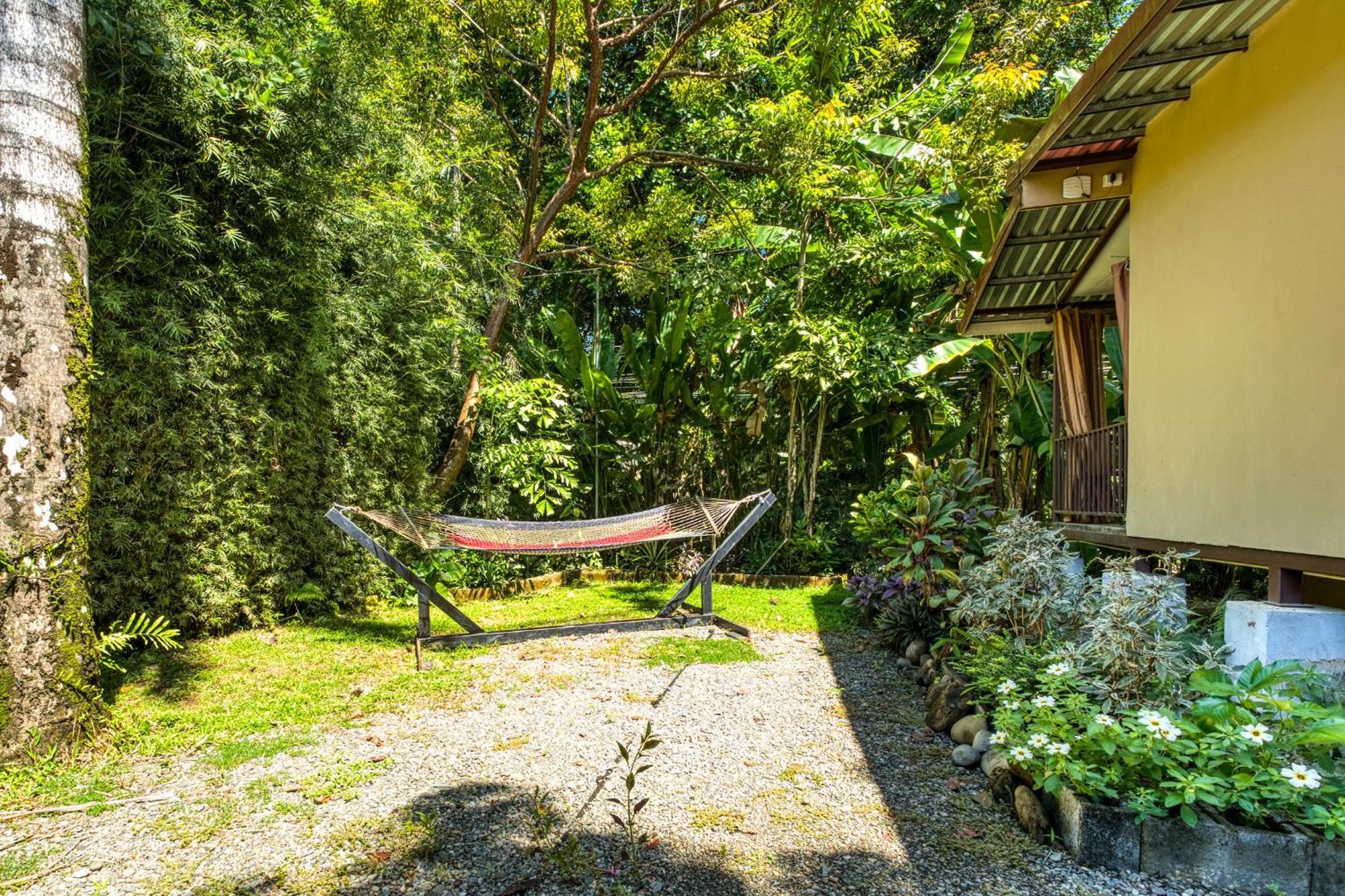 Bamboo River House And Hotel Dominical Buitenkant foto
