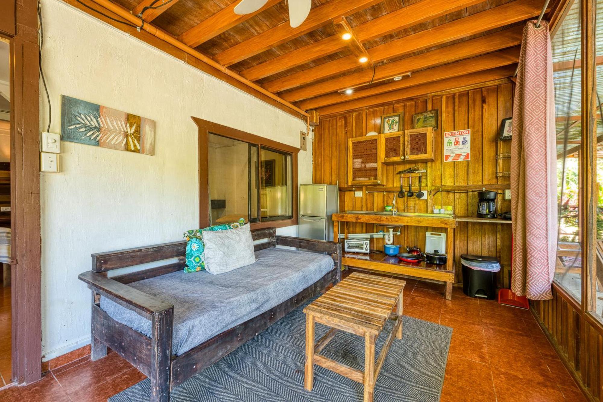Bamboo River House And Hotel Dominical Buitenkant foto