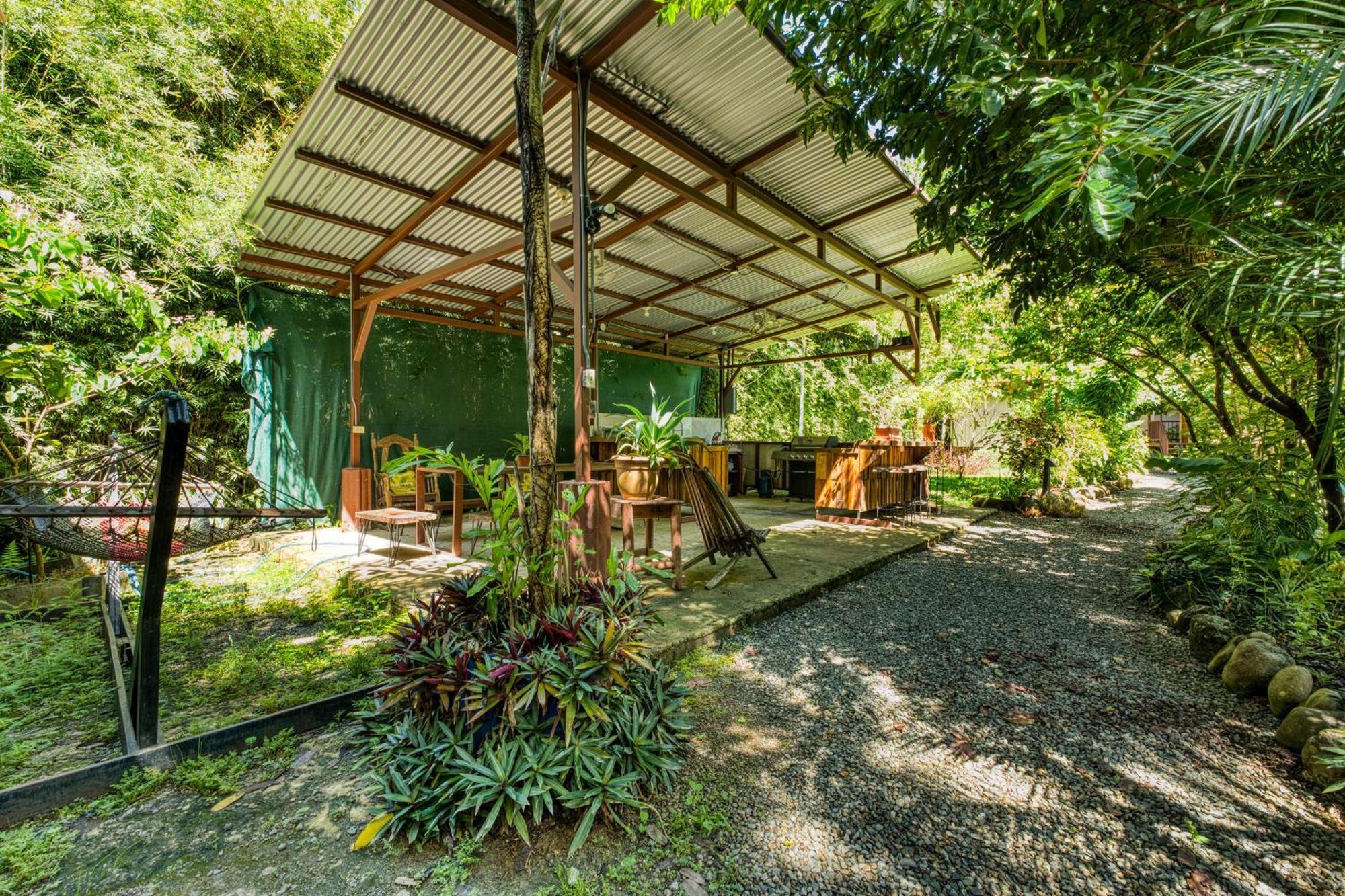 Bamboo River House And Hotel Dominical Buitenkant foto