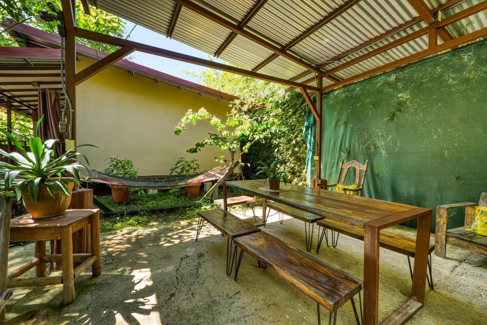 Bamboo River House And Hotel Dominical Buitenkant foto