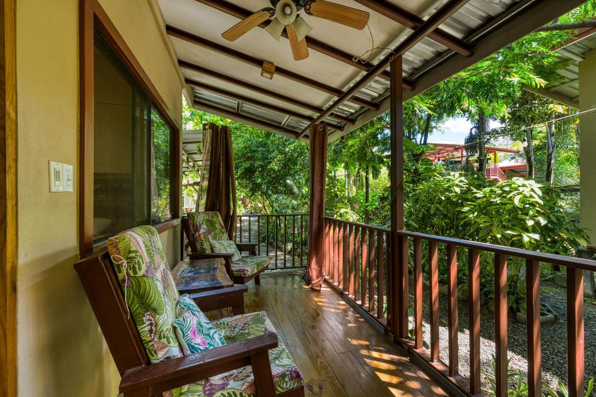 Bamboo River House And Hotel Dominical Buitenkant foto