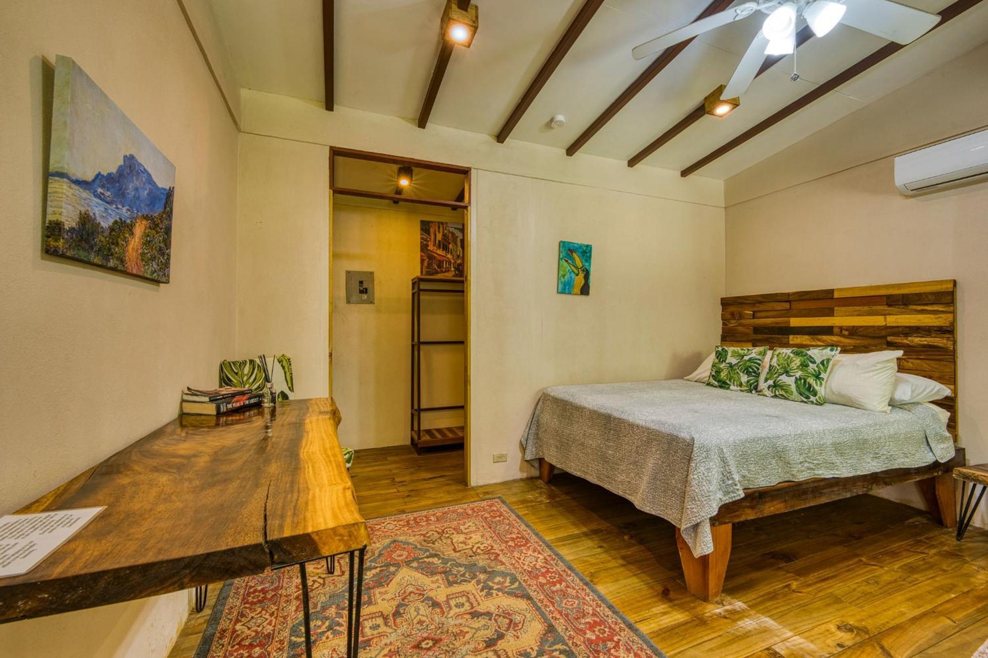 Bamboo River House And Hotel Dominical Buitenkant foto