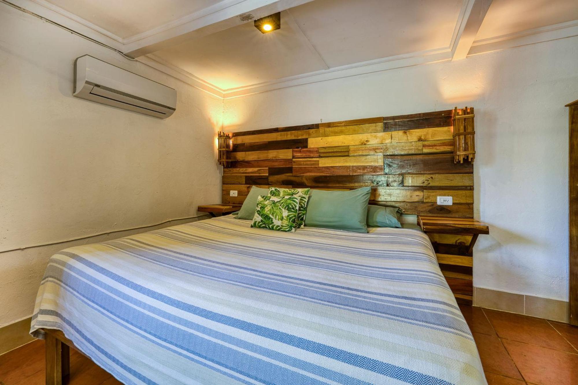 Bamboo River House And Hotel Dominical Buitenkant foto