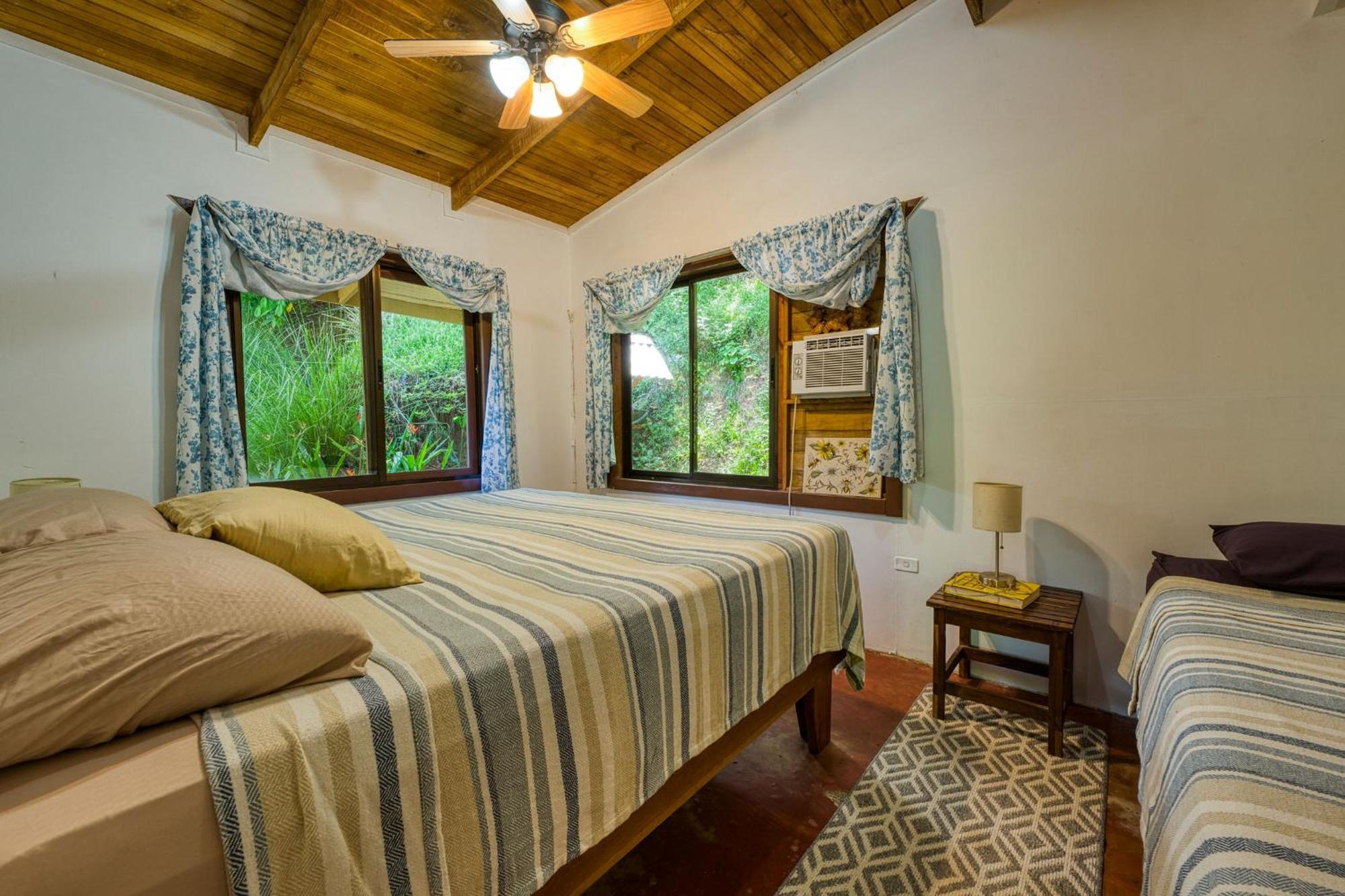 Bamboo River House And Hotel Dominical Buitenkant foto