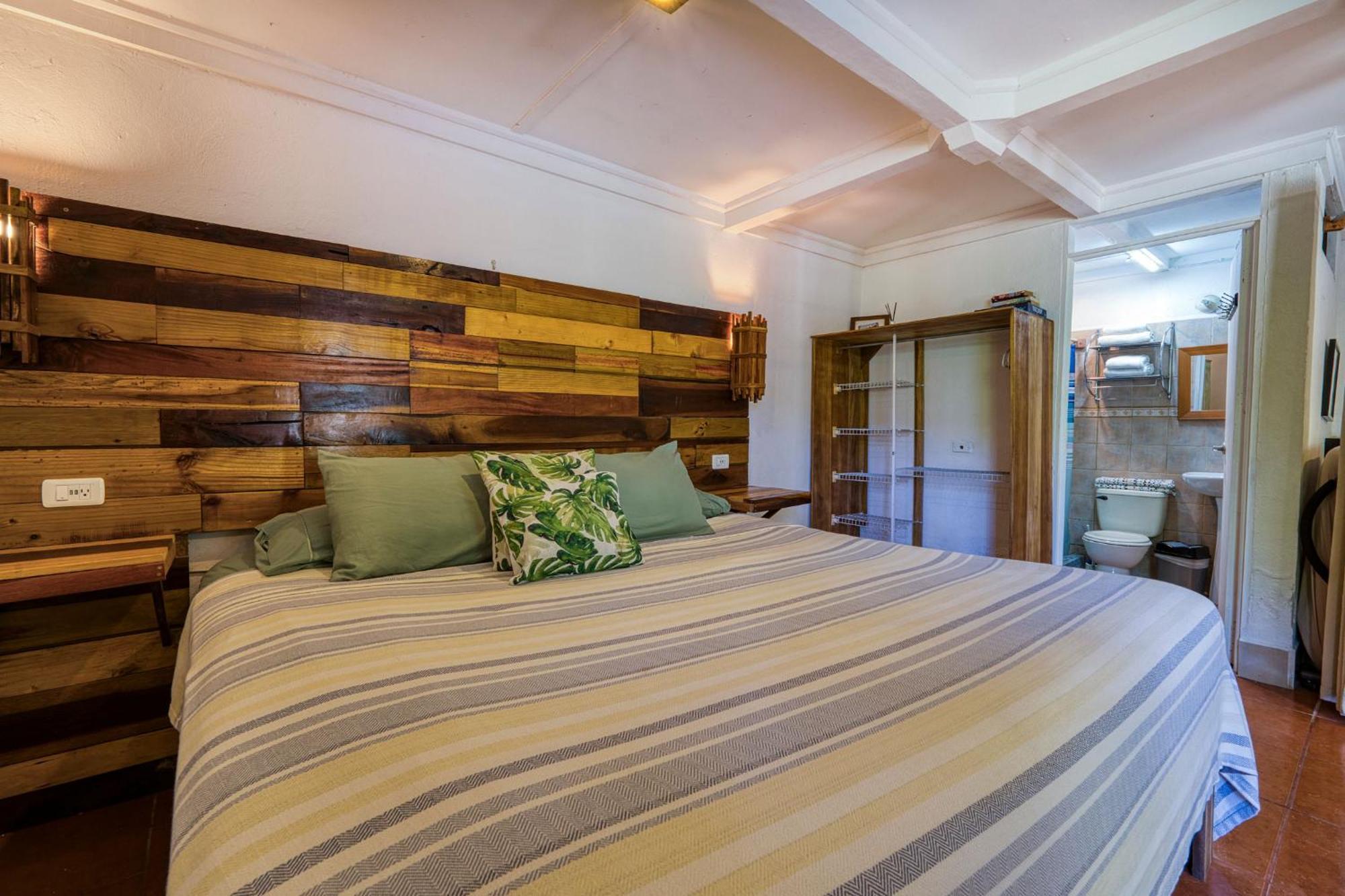 Bamboo River House And Hotel Dominical Buitenkant foto