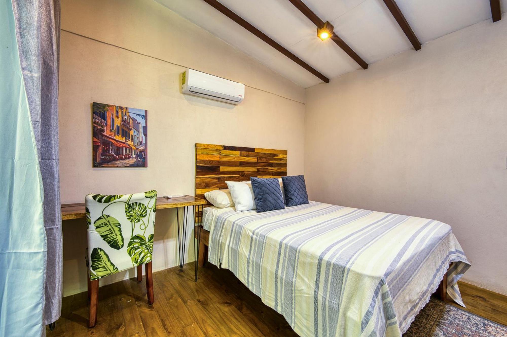 Bamboo River House And Hotel Dominical Buitenkant foto