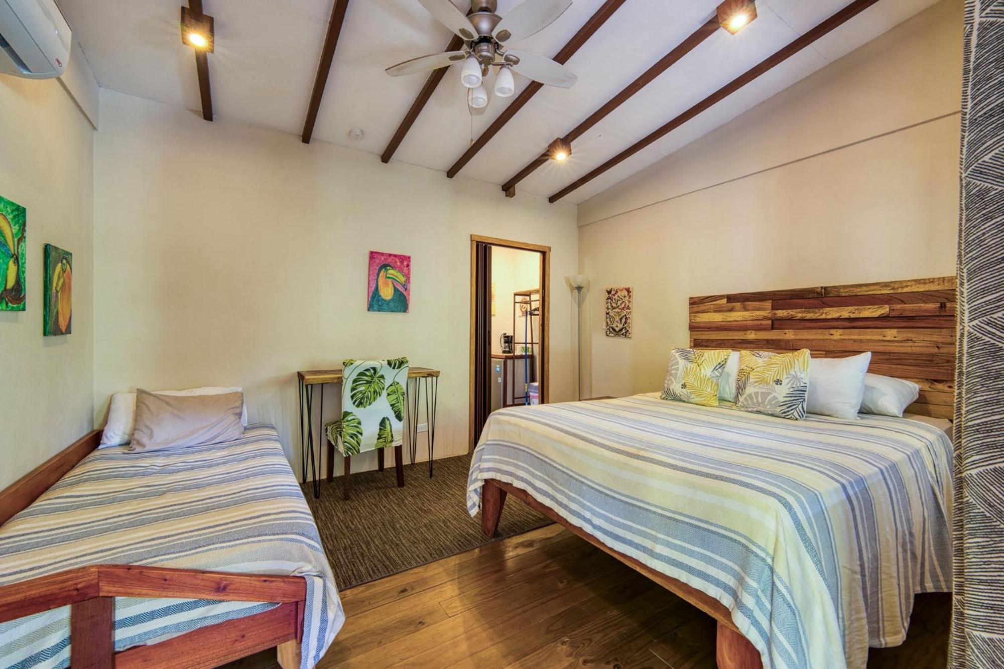 Bamboo River House And Hotel Dominical Buitenkant foto