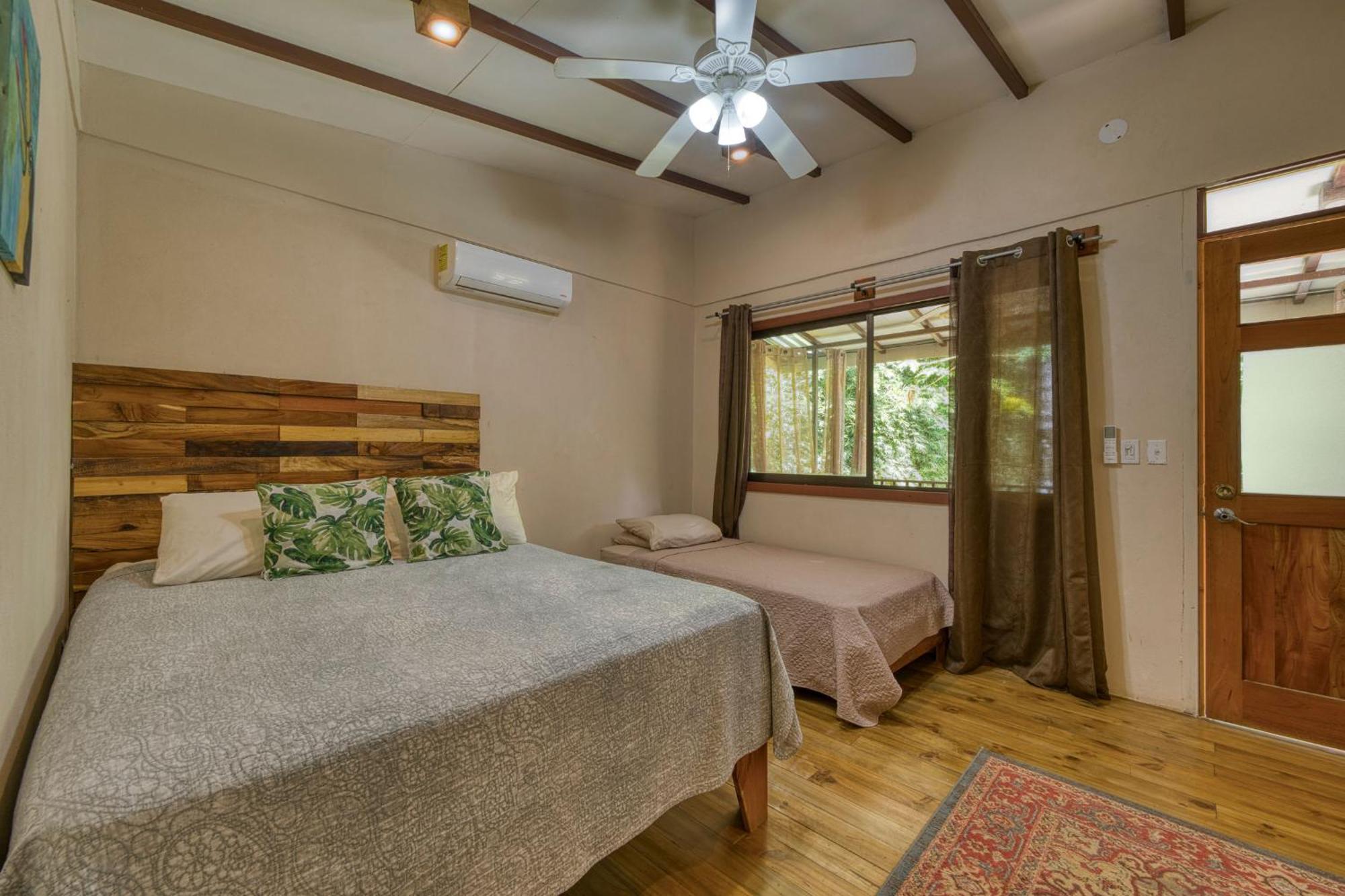 Bamboo River House And Hotel Dominical Buitenkant foto